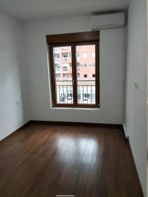 Izdavanje, dvosoban stan, 70m², Master Kvart, Podgorica
