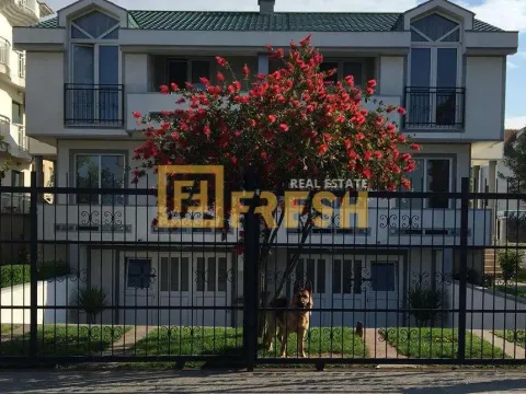 Sale, house, 350m², Stari Aerodrom, Podgorica - image 2