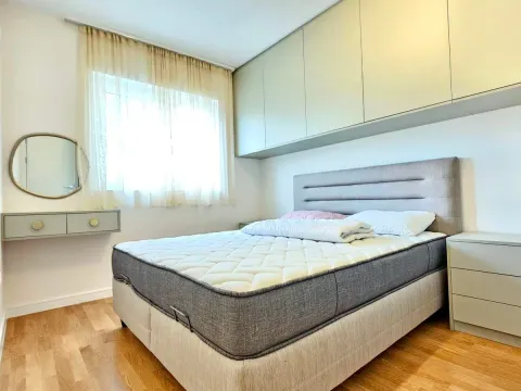 Rent, one bedroom apartment, 40m², Pobrežje, Podgorica - image 8