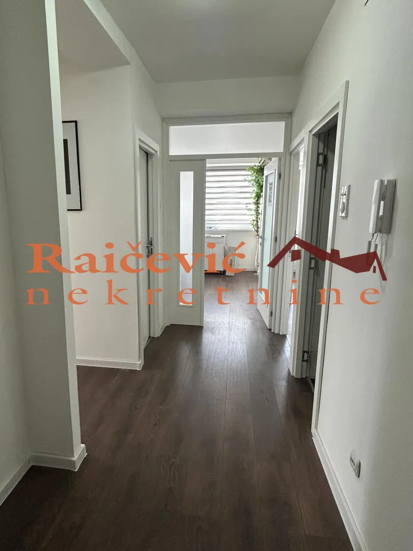 Rent, office space, 69m², Šumice, Beograd