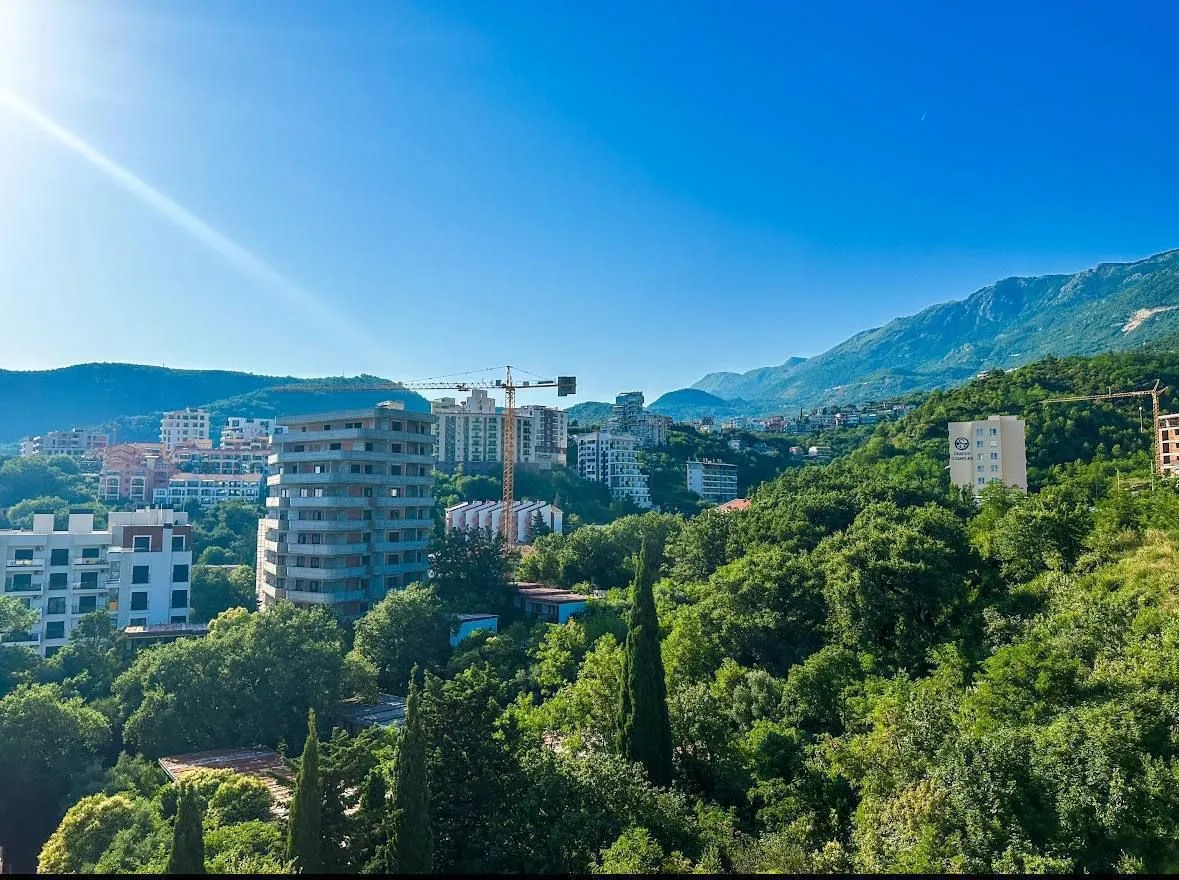 Rent, two bedroom apartment, 68m², Bečići, Budva