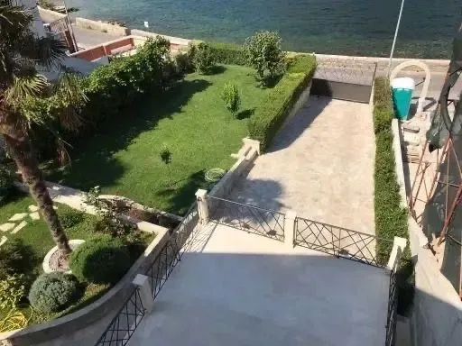 Prodaja, kuća, 390m², Stoliv, Kotor