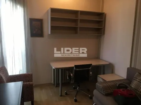 Izdavanje, trosoban stan, 90m², Stari Grad, Beograd - image 9