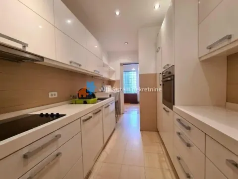 Izdavanje, trosoban stan, 130m², Stari Grad, Beograd - image 3
