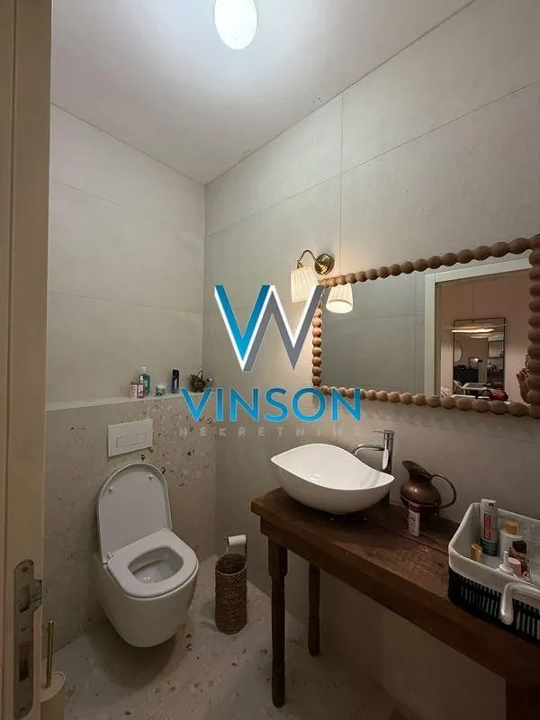 Izdavanje, dvosoban stan, 61m², Centar, Novi Sad