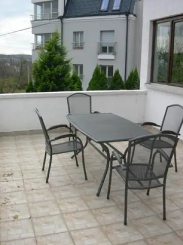 Izdavanje, kuća, 300m², Savski Venac, Beograd