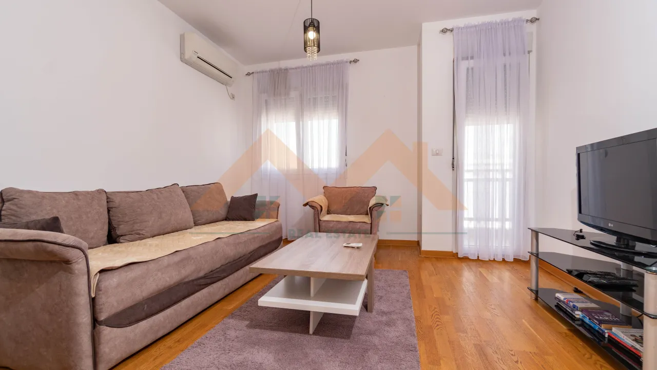 Izdavanje, jednosoban stan, 43m², City Kvart, Podgorica
