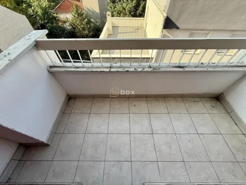 Sale, three bedroom apartment, 75m², Dom zdravlja, Niš - image 16