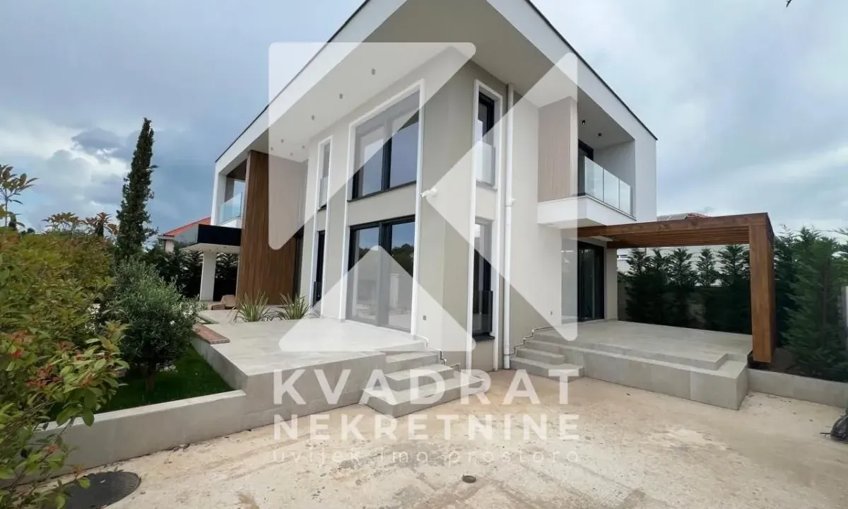 Sale, house, 230m², Gornja Gorica, Podgorica