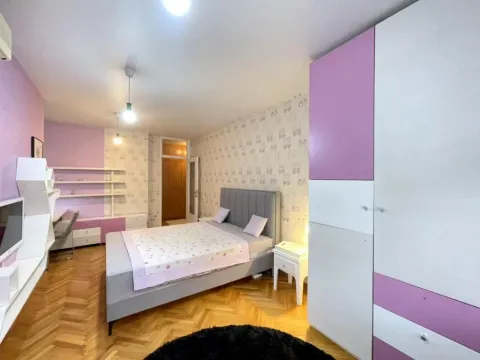 Izdavanje, trosoban stan, 110m², Savski Venac, Beograd - image 11