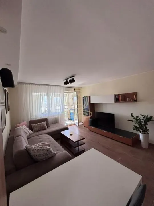 Prodaja, dvosoban stan, 60m², Centar, Novi Sad