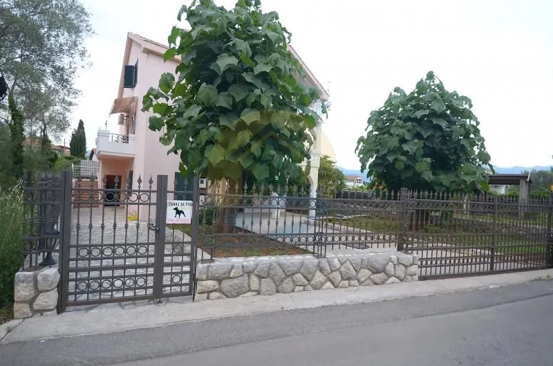 Prodaja, kuća, 253m², Krašići, Tivat