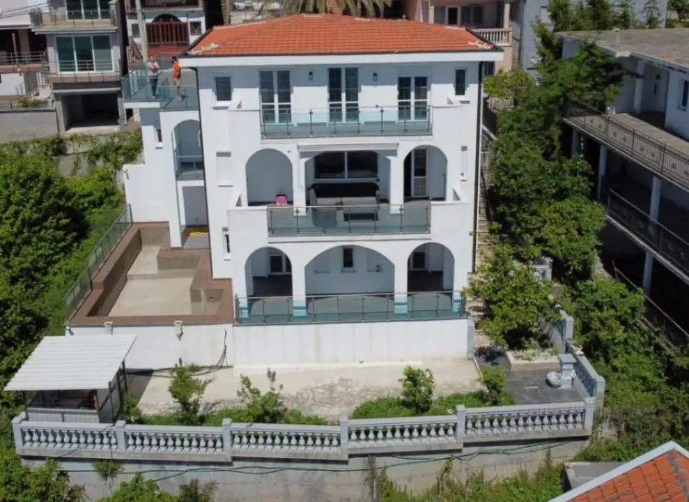 Sale, house, 280m², Kruče, Ulcinj