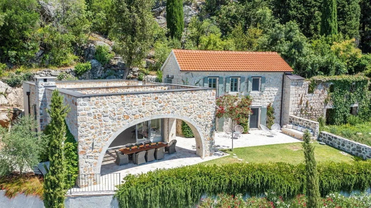 Sale, house, 800m², Herceg Novi, Crna Gora