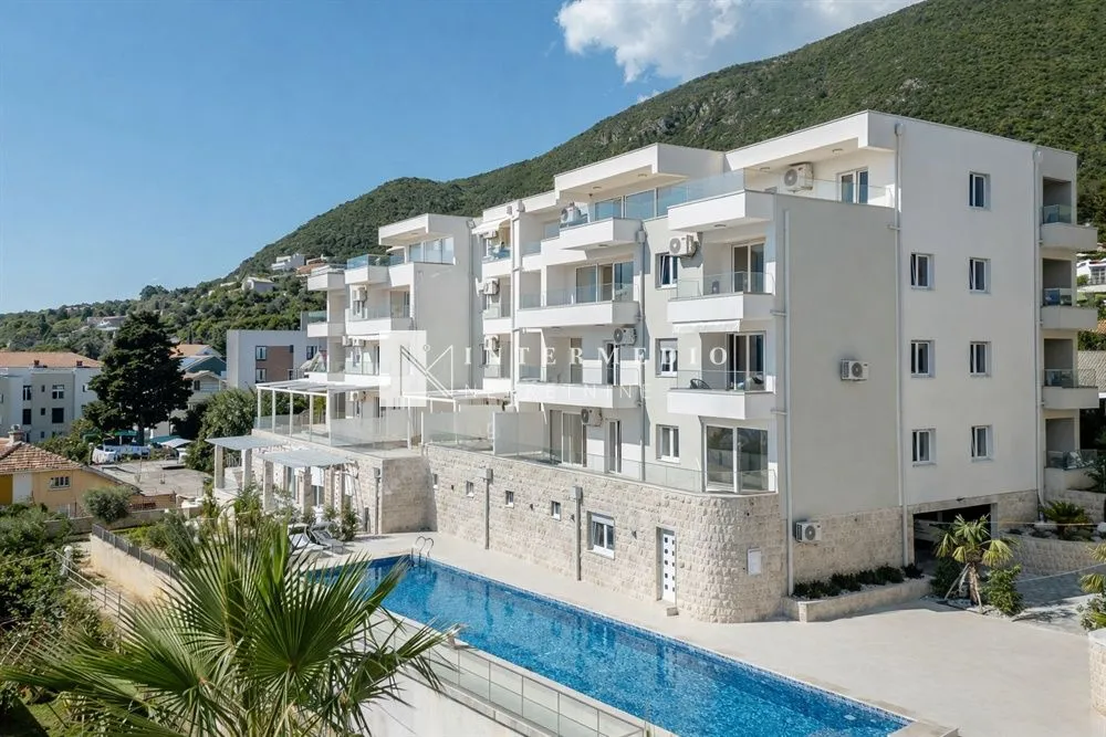 Prodaja, dvosoban stan, 100m², Baošići, Herceg Novi