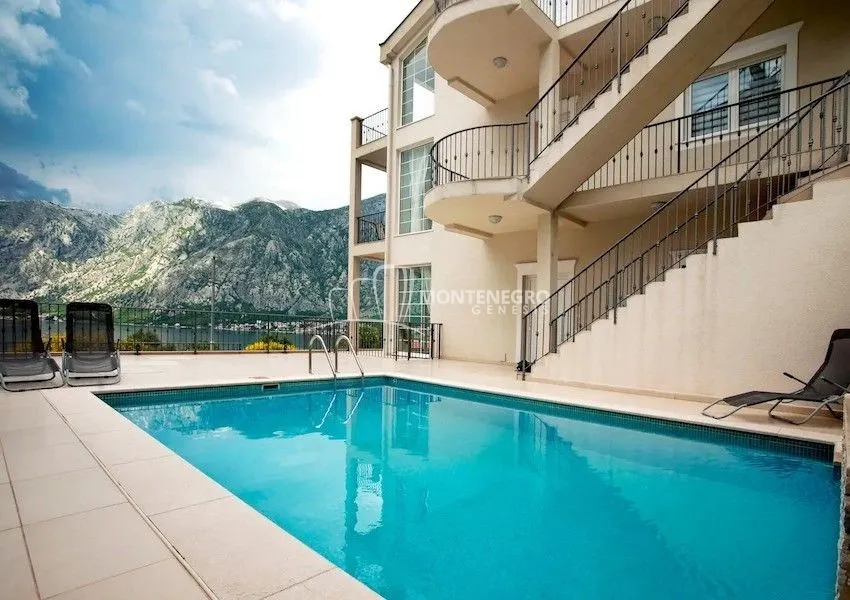 Prodaja, dvosoban stan, 99m², Prčanj, Kotor