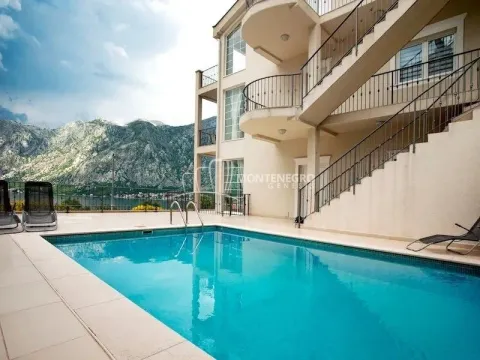 Sale, two bedroom apartment, 99m², Prčanj, Kotor - image 1
