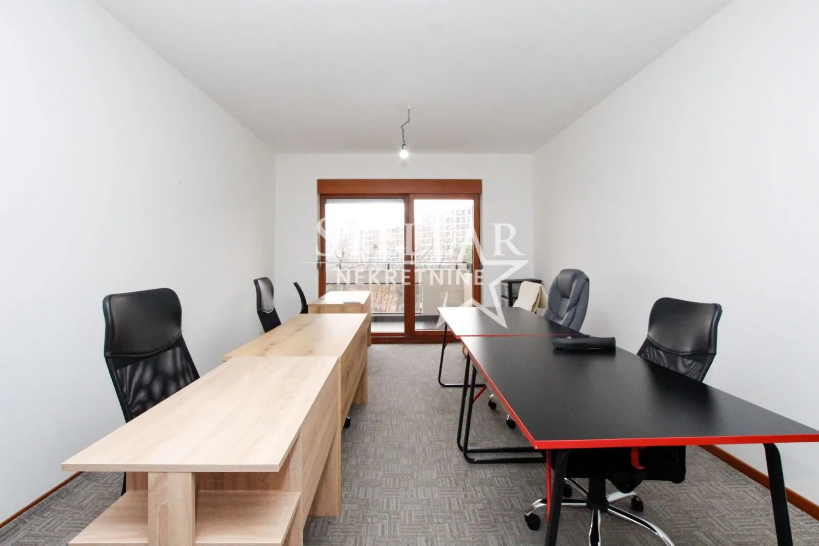 Izdavanje, poslovni prostor, 70m², Master Kvart, Podgorica