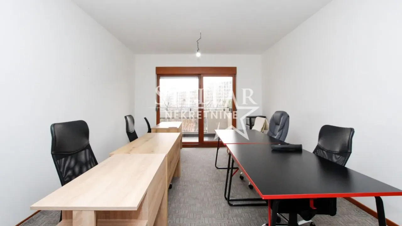 Izdavanje, poslovni prostor, 70m², Master Kvart, Podgorica