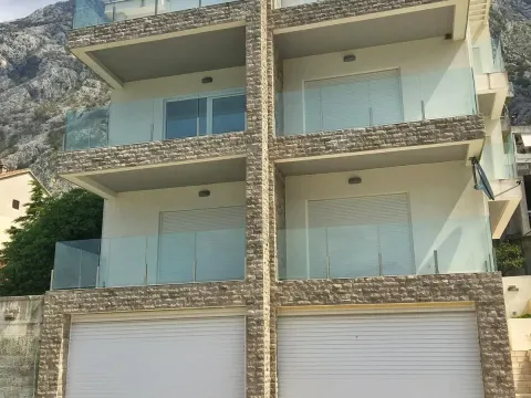 Izdavanje, jednosoban stan, 45m², Kotor, Crna Gora - image 18