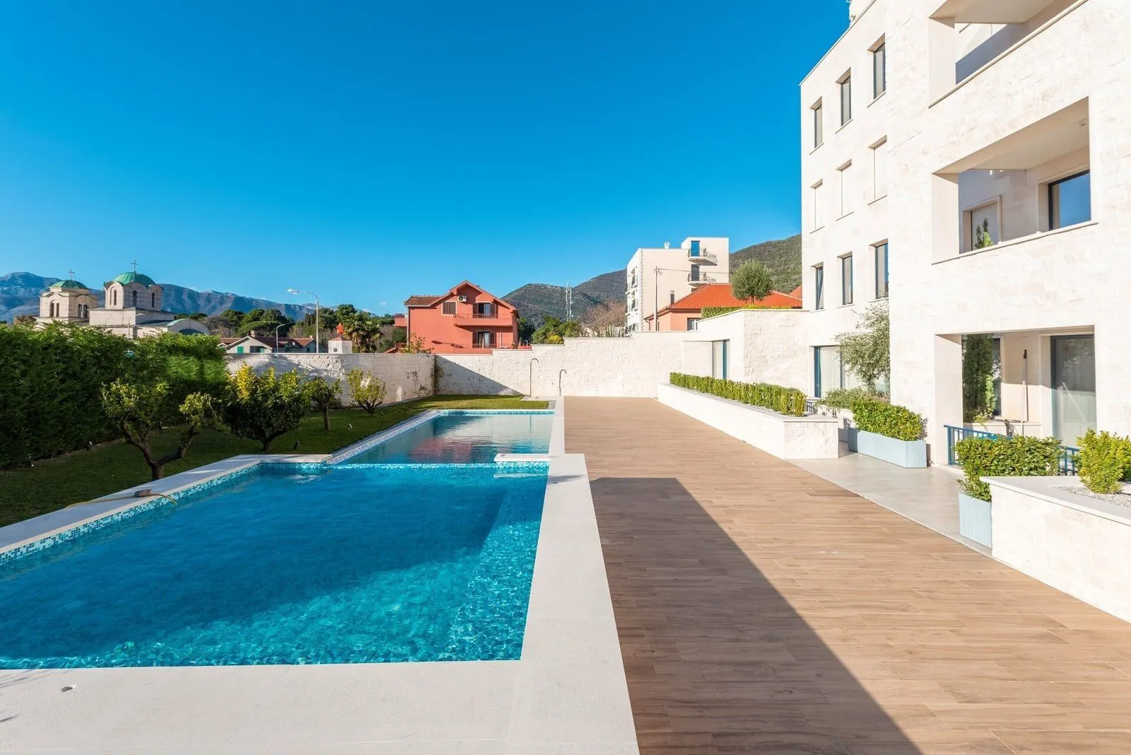 Prodaja, dvosoban stan, 103m², Centar, Tivat
