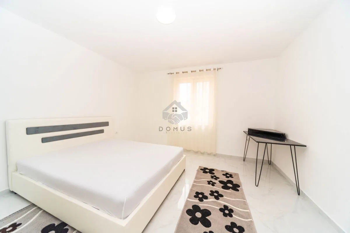 Izdavanje, dvosoban stan, 75m², Autobuska stanica, Podgorica