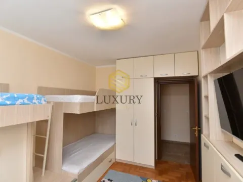 Izdavanje, dvosoban stan, 65m², Stari Aerodrom, Podgorica - image 4