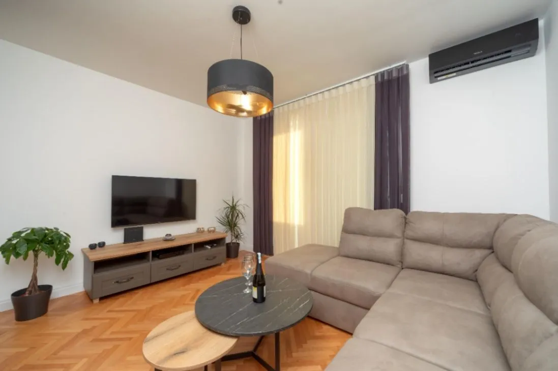 Rent, two bedroom apartment, 58m², Centar, Bar