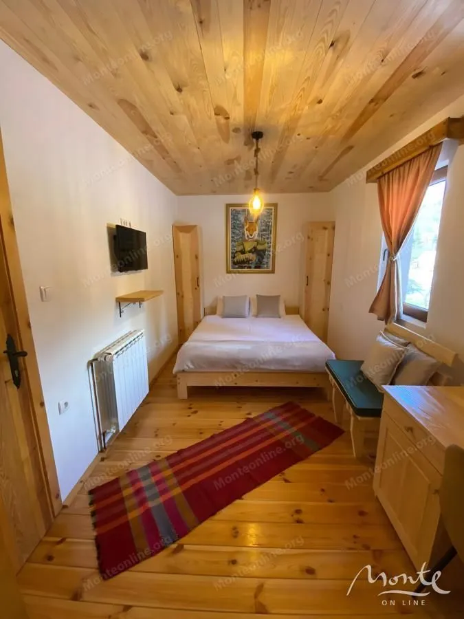 Sale, office space, 300m², Kolašin, Crna Gora