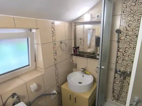 Izdavanje, dvosoban stan, 65m², Pantelej, Niš - image 21