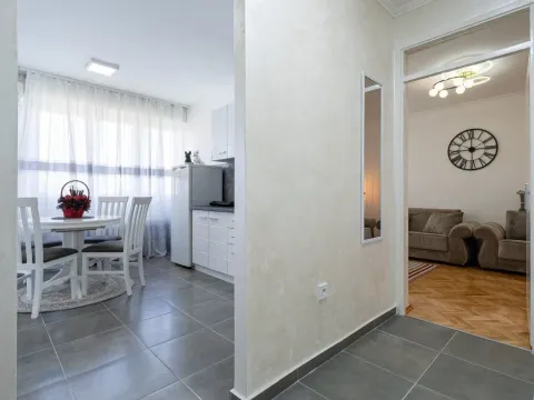 Izdavanje, dvosoban stan, 70m², Podgorica, Crna Gora - image 13