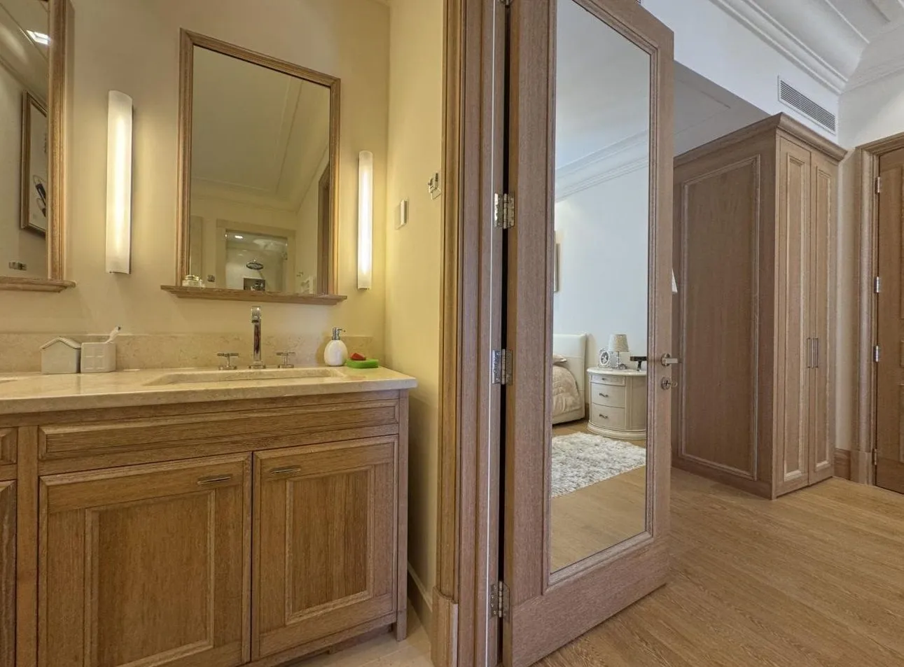 Prodaja, dvosoban stan, 115m², Centar, Tivat