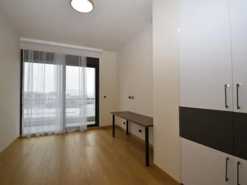 Izdavanje, trosoban stan, 120m², Kod Capital Plaze, Podgorica - image 13