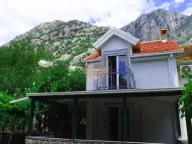 Prodaja, kuća, 78m², Kotor, Crna Gora - image 1