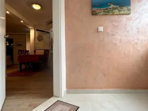 Rent, two bedroom apartment, 120m², Podkošljun, Budva - image 10