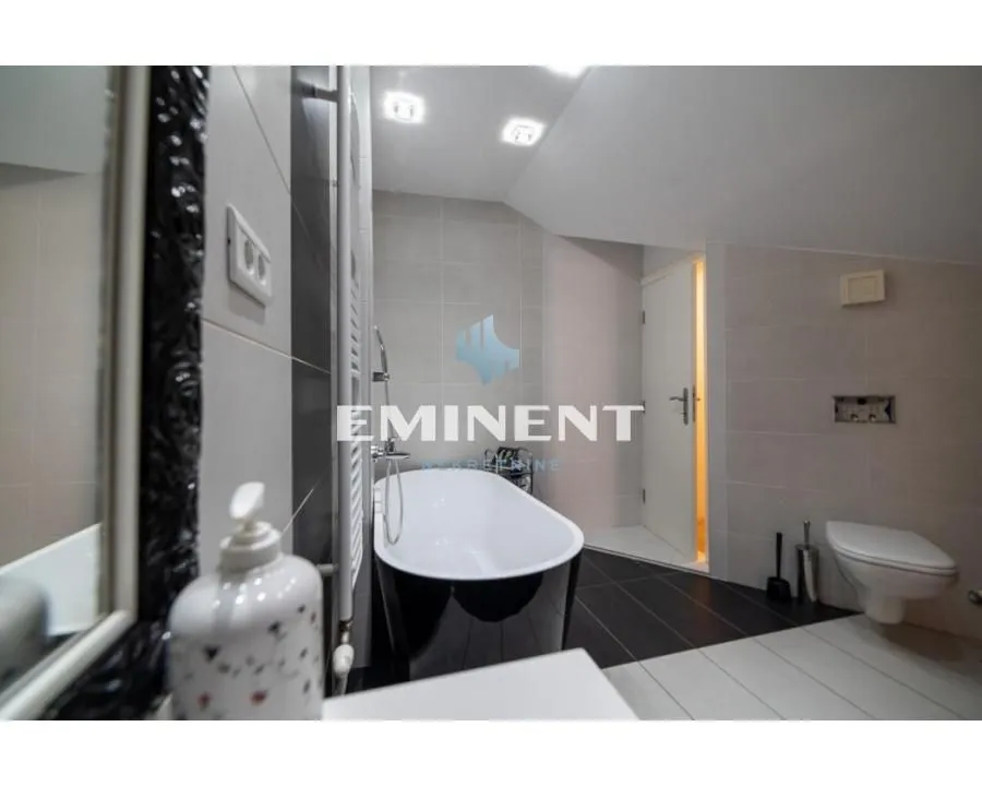Sale, house, 304m², Zemun Centar, Zemun Sve Podlokacije