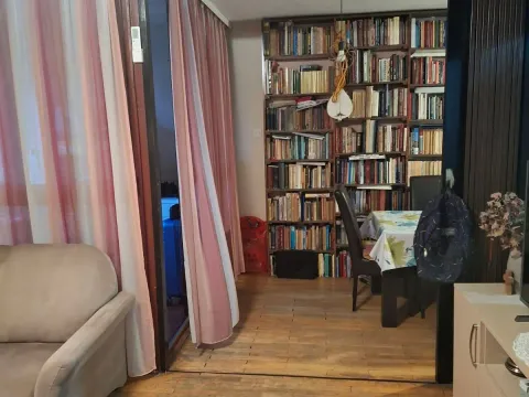 Sale, two bedroom apartment, 77m², Blok 5, Podgorica - image 2