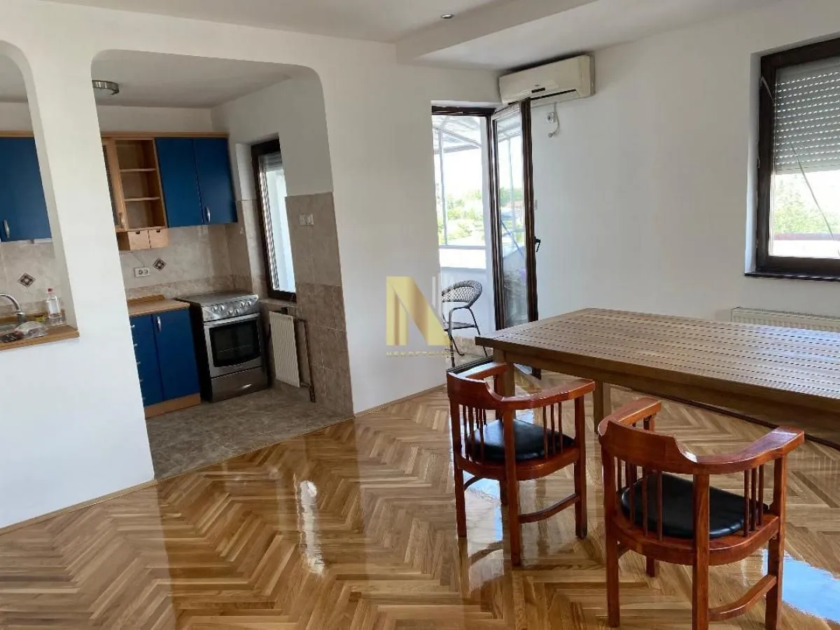 Prodaja, četvorosoban stan, 104m², Bulevar Evrope, Novi Sad Sve Podlokacije