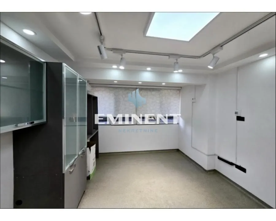 Izdavanje, poslovni prostor, 92m², Novi Beograd Sve Podlokacije, Beograd