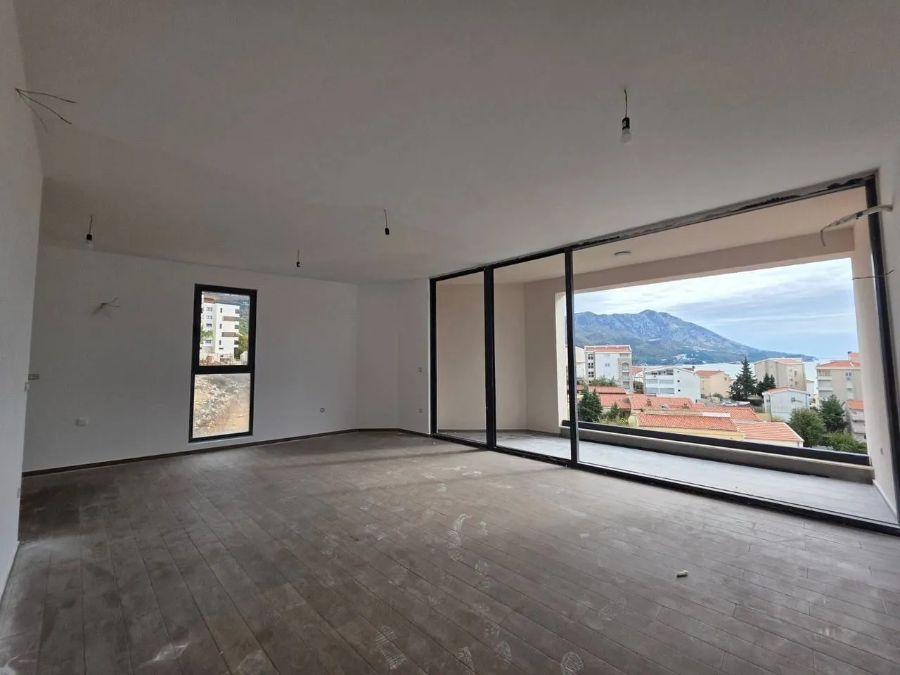 Prodaja, dvosoban stan, 105m², Bečići, Budva