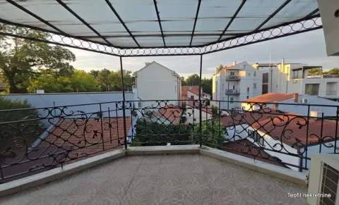 Izdavanje, kuća, 550m², Senjak, Beograd - image 4