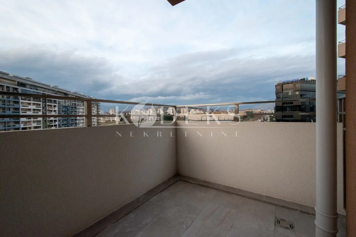 Rent, office space, 71m², Central Point, Podgorica