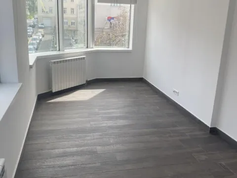 Izdavanje, poslovni prostor, 153m², Savski Venac, Beograd - image 7