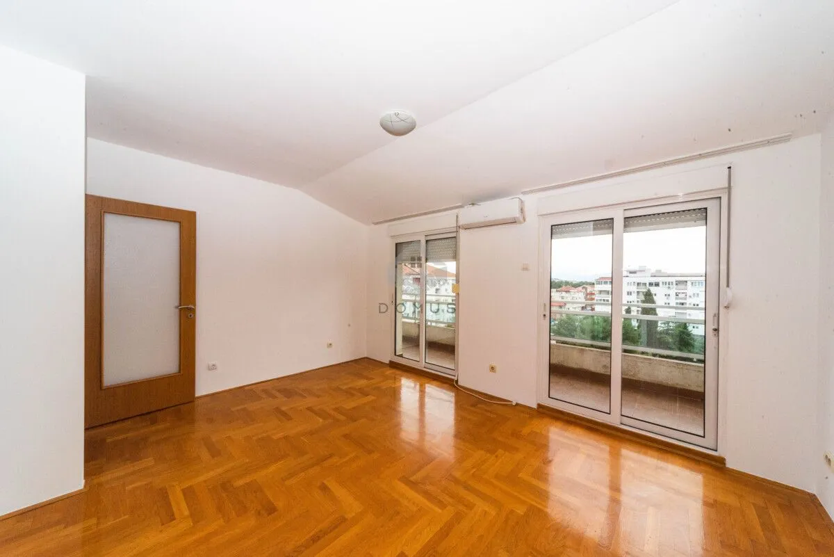 Sale, two bedroom apartment, 70m², Blok 9, Podgorica