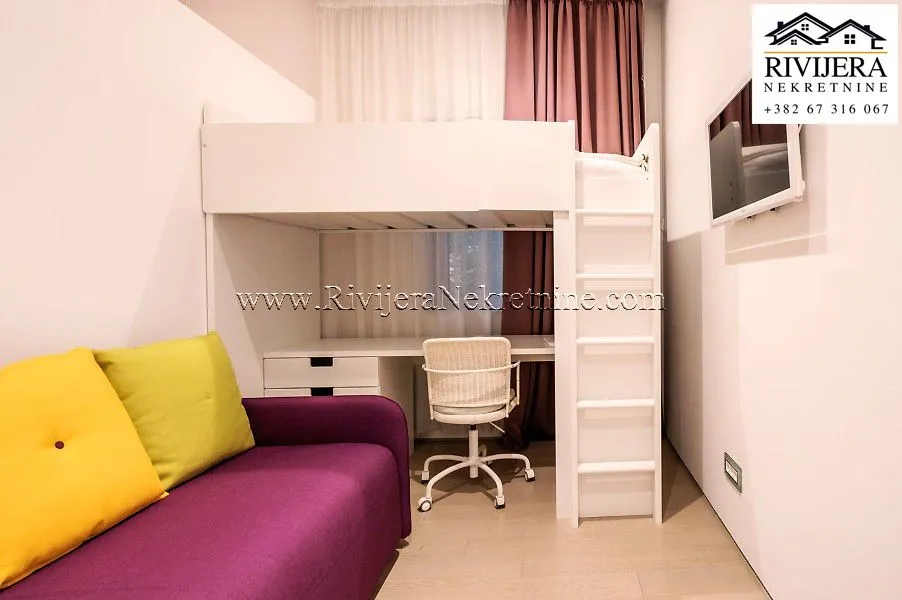 Sale, two bedroom apartment, 155m², Bečići, Budva
