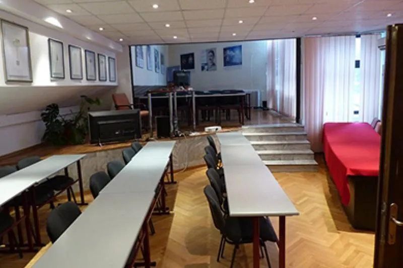 Rent, office space, 300m², Čukarica, Beograd