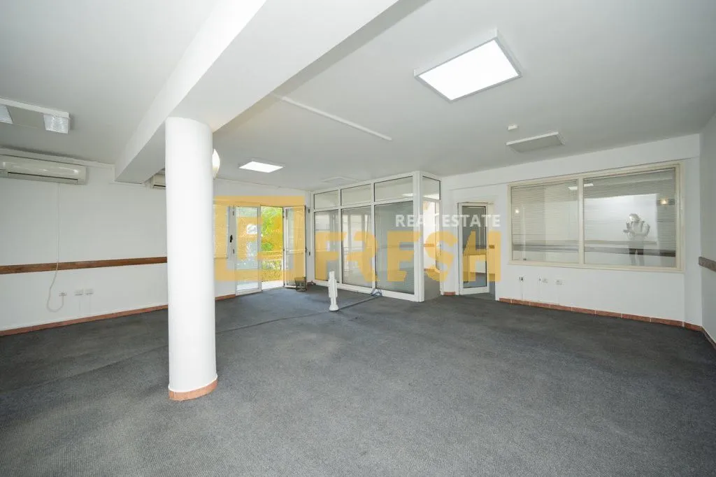 Rent, office space, 1000m², Centar, Podgorica