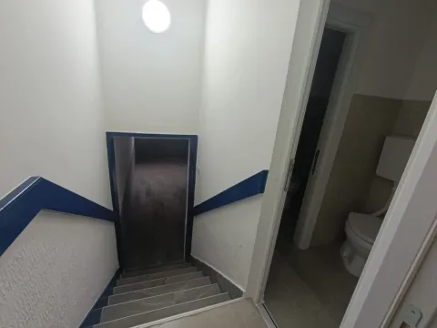 Rent, office space, 50m², Gintaš, Podgorica - image 11