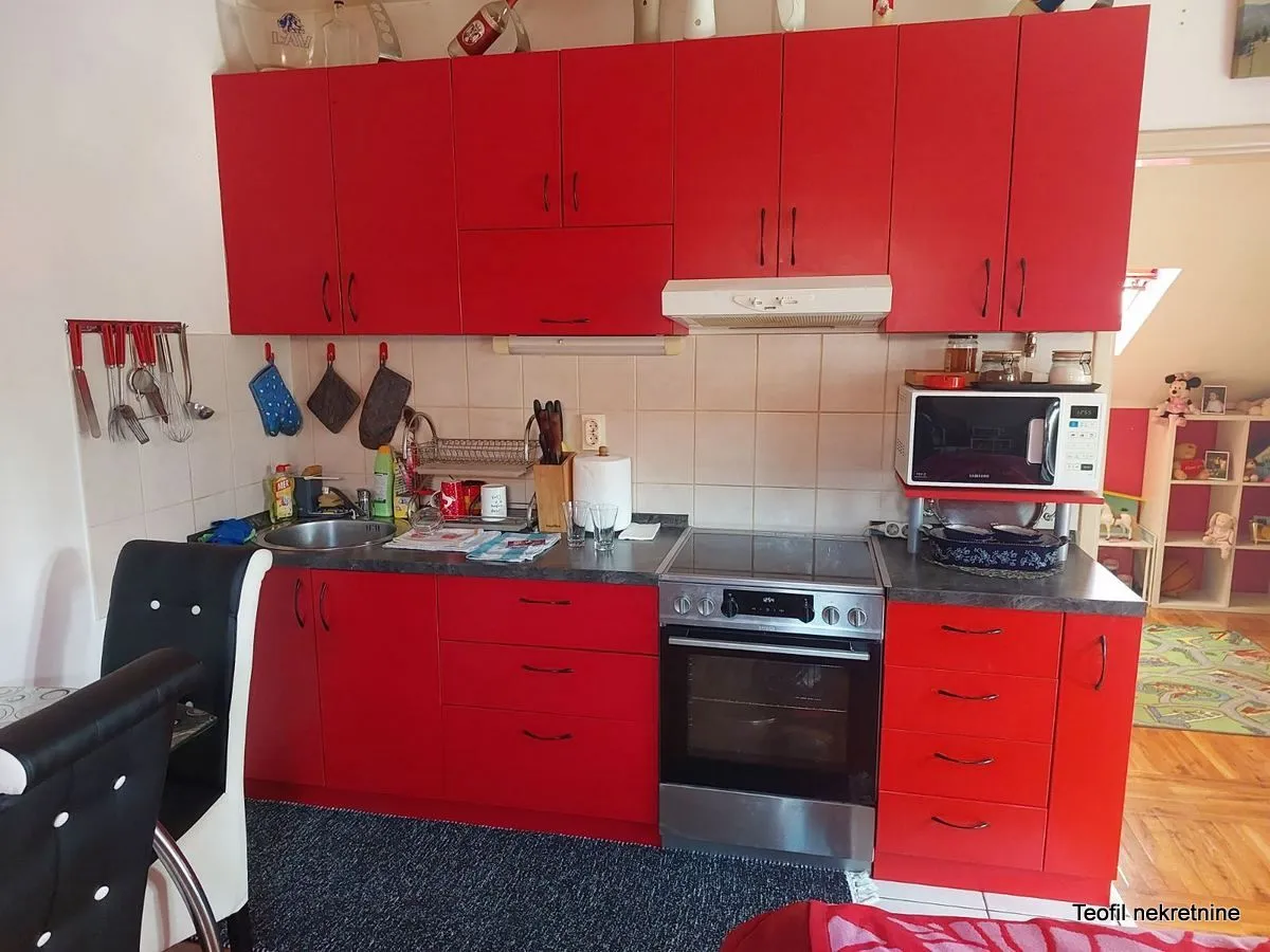 Prodaja, trosoban stan, 63m², Petlovo Brdo, Beograd