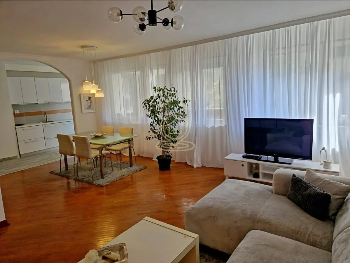 Rent, four bedroom apartment, 103m², Vračar Hram, Vračar Sve Podlokacije